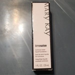 Mary Kay Time Wise Luminous Wear Beige 4